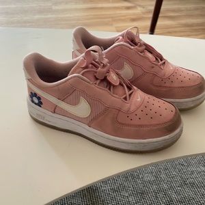 Girls Nike shoes